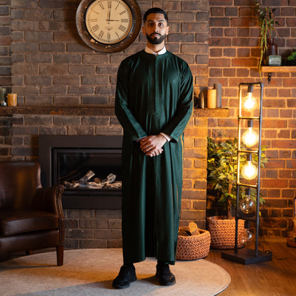 Elegant full-length view of the Emerald Green Moroccan Kaftan