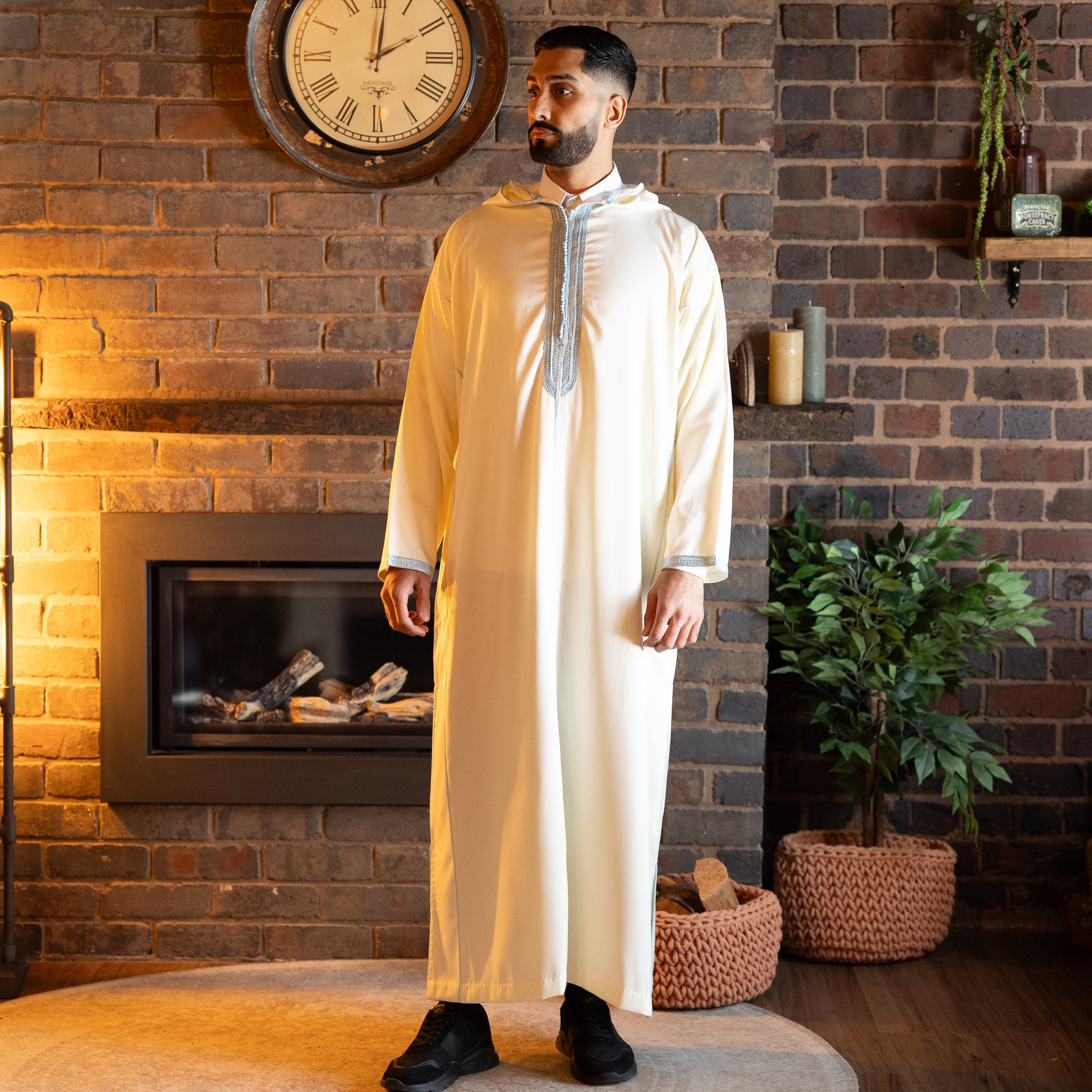 wide view of pearl and sky Moroccan djellaba for men